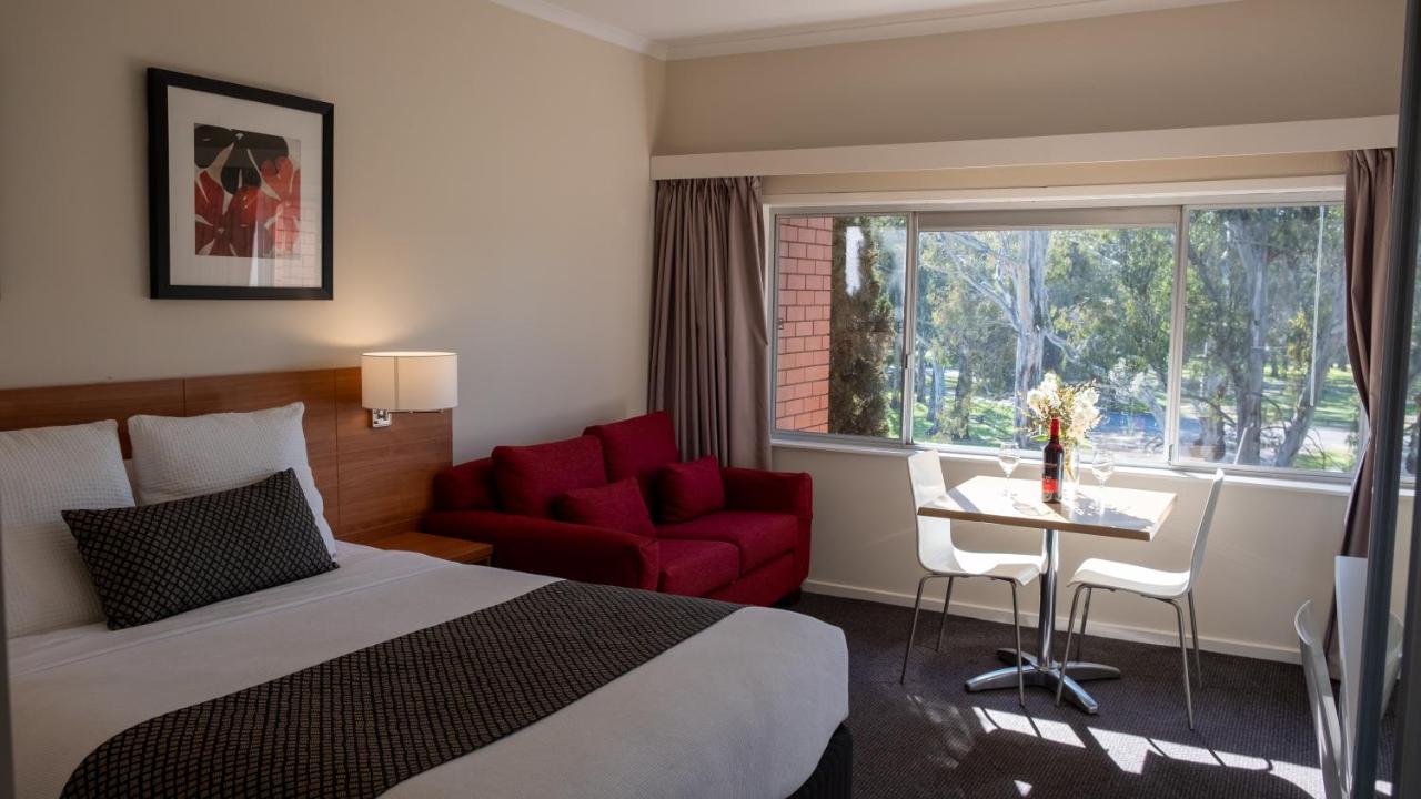 Parkview Motor Inn And Apartments Уангарата Екстериор снимка