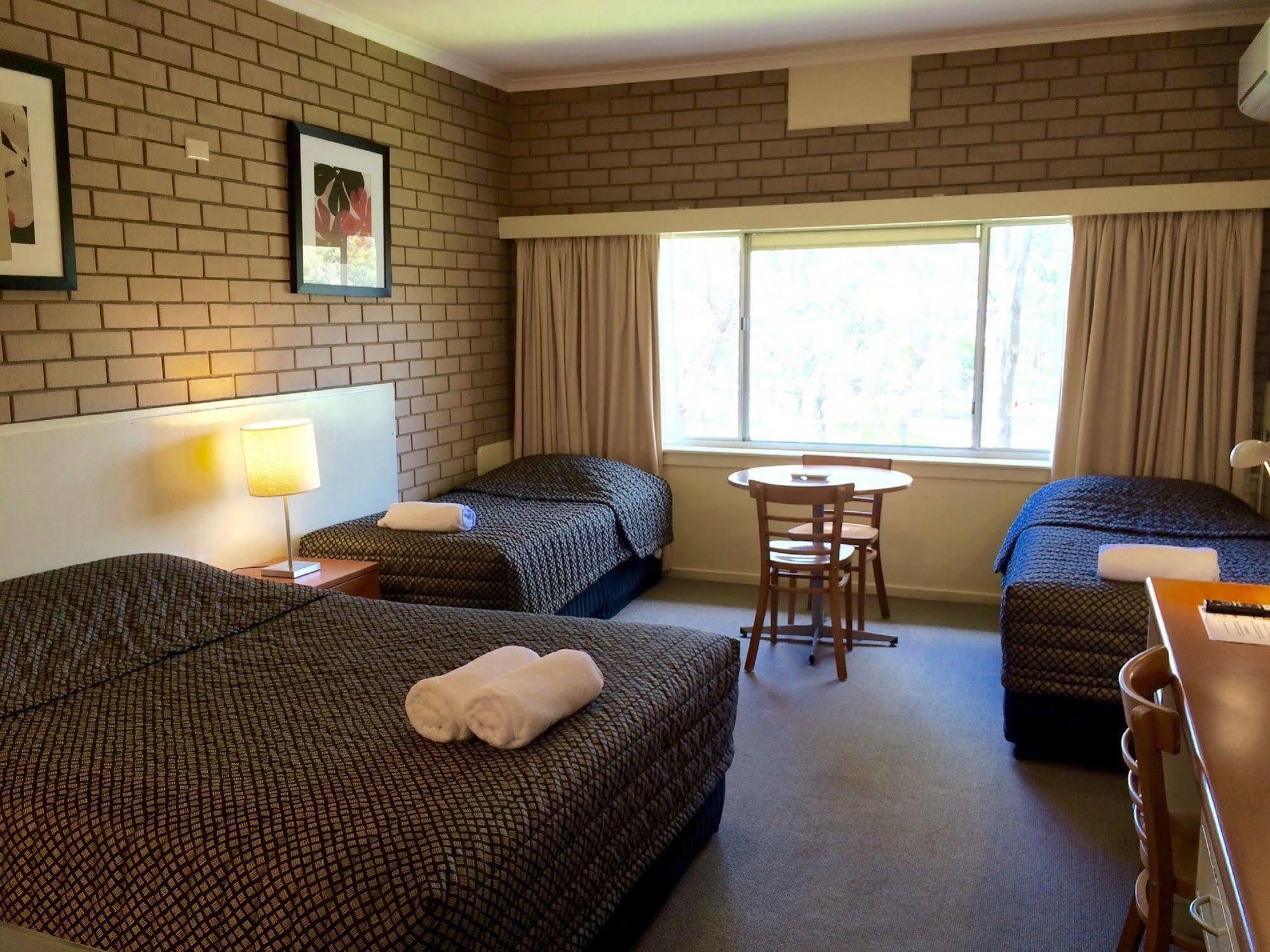 Parkview Motor Inn And Apartments Уангарата Екстериор снимка