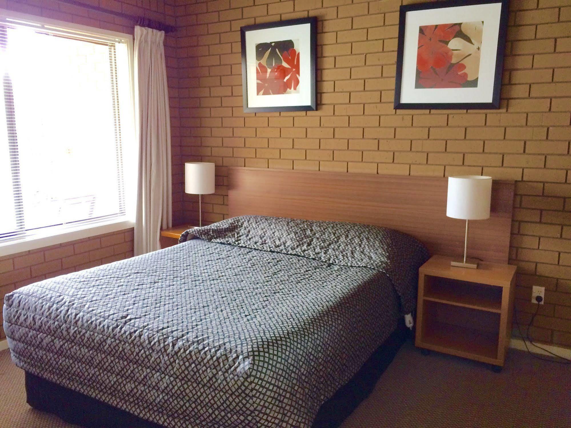 Parkview Motor Inn And Apartments Уангарата Екстериор снимка