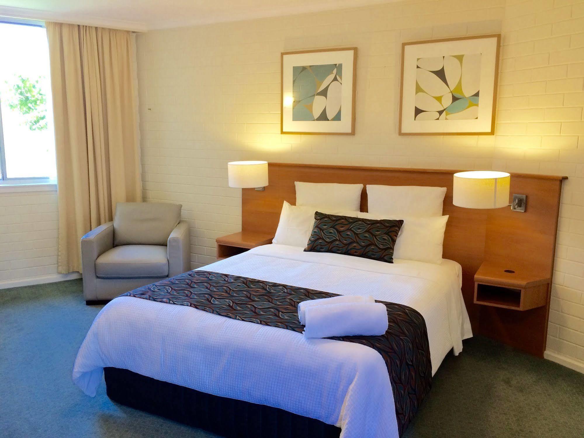 Parkview Motor Inn And Apartments Уангарата Екстериор снимка